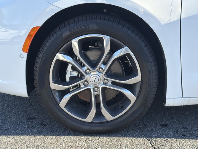 Used 2026 Chrysler Pacifica Pinnacle FWD image 13