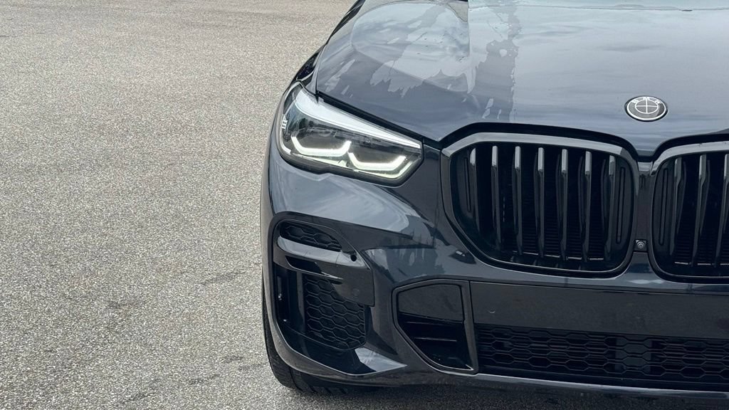 Used 2022 BMW X5 xDrive40i w/ M Sport Package AWD/4WD image 6