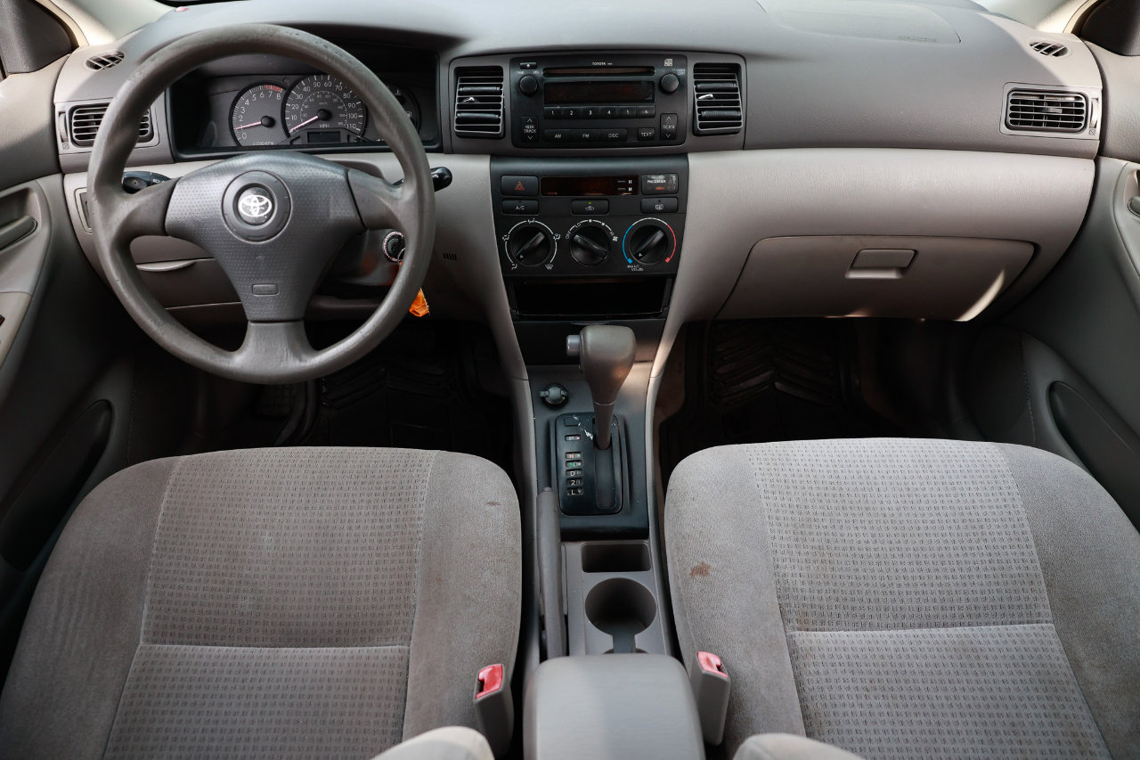 Used 2007 Toyota Corolla CE image 2