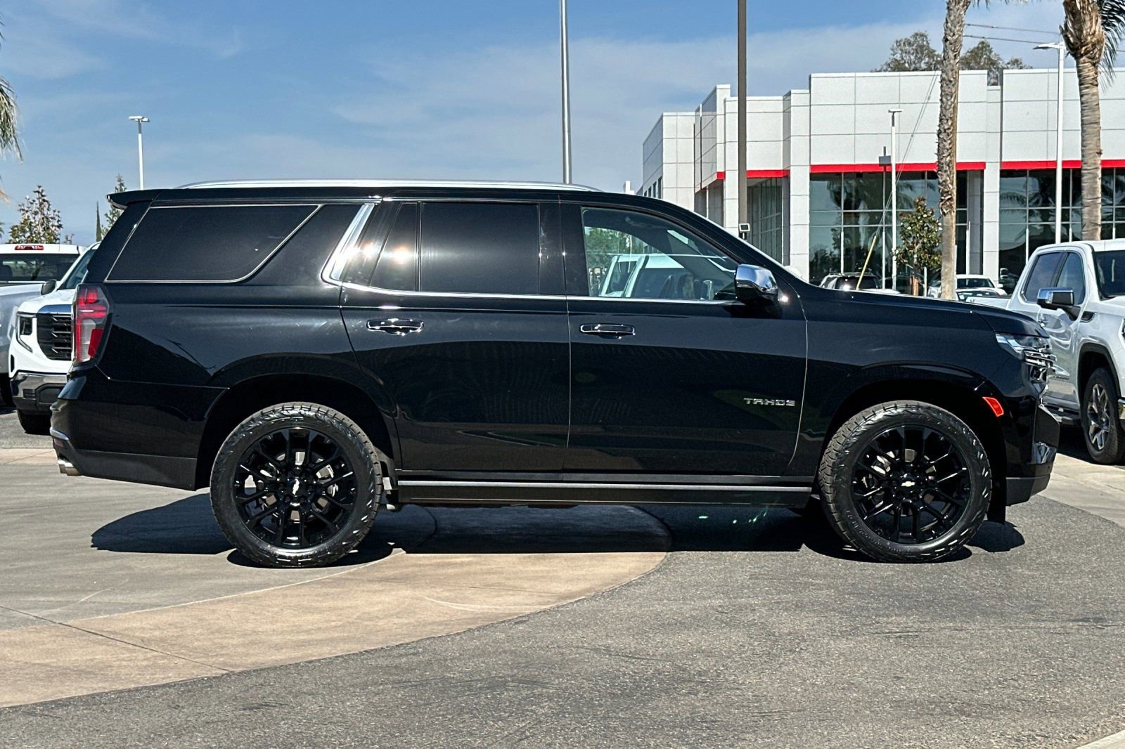 Certified 2023 Chevrolet Tahoe Premier AWD/4WD image 3