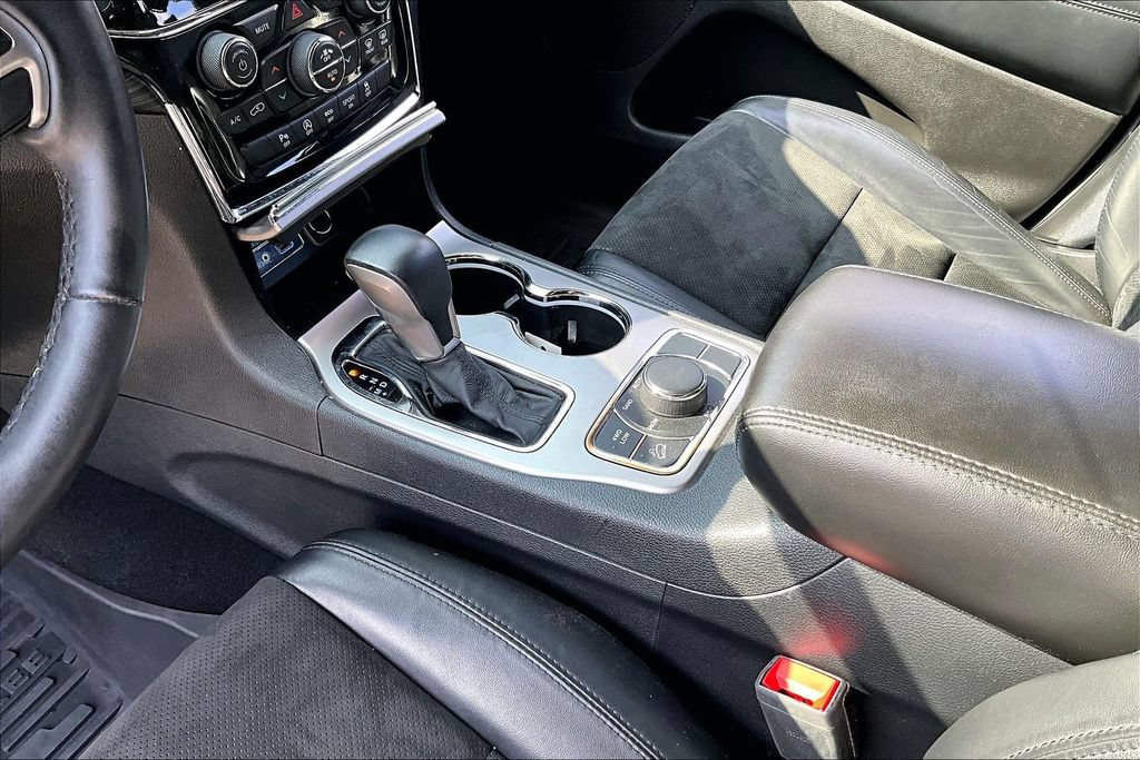 Used 2019 Jeep Grand Cherokee Altitude AWD/4WD image 18