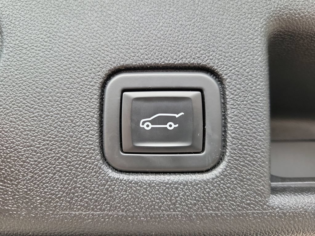 Used 2020 Chevrolet Equinox LT FWD image 34