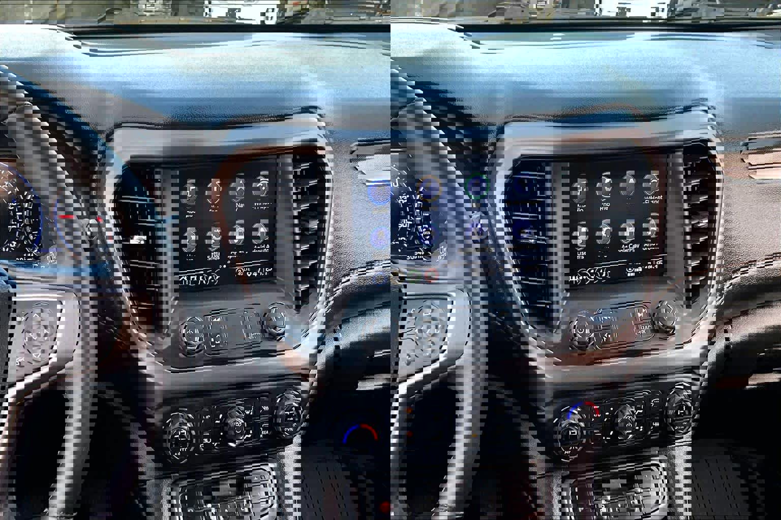 Used 2023 GMC Acadia AT4 w/ Technology Package image 7