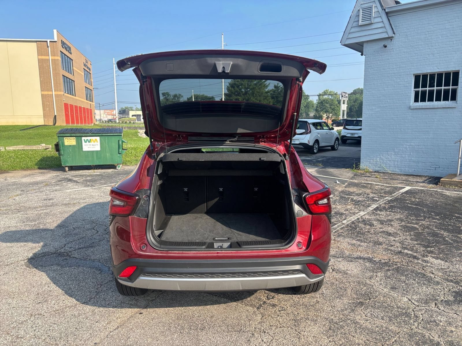 Used 2025 Chevrolet Trax LT w/ LT Convenience Package FWD image 29