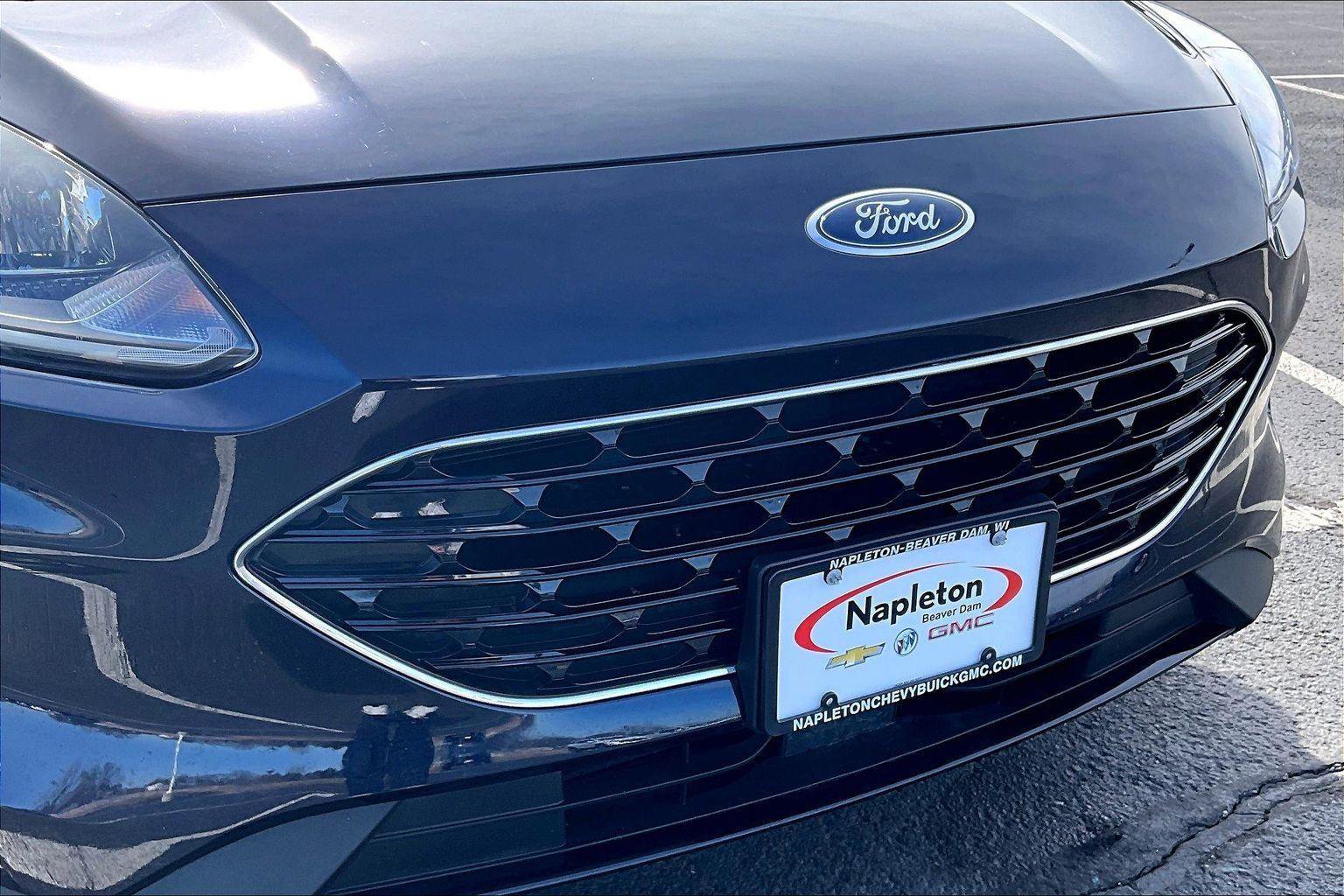 Used 2021 Ford Escape SE w/ SE Sport Appearance Package image 29