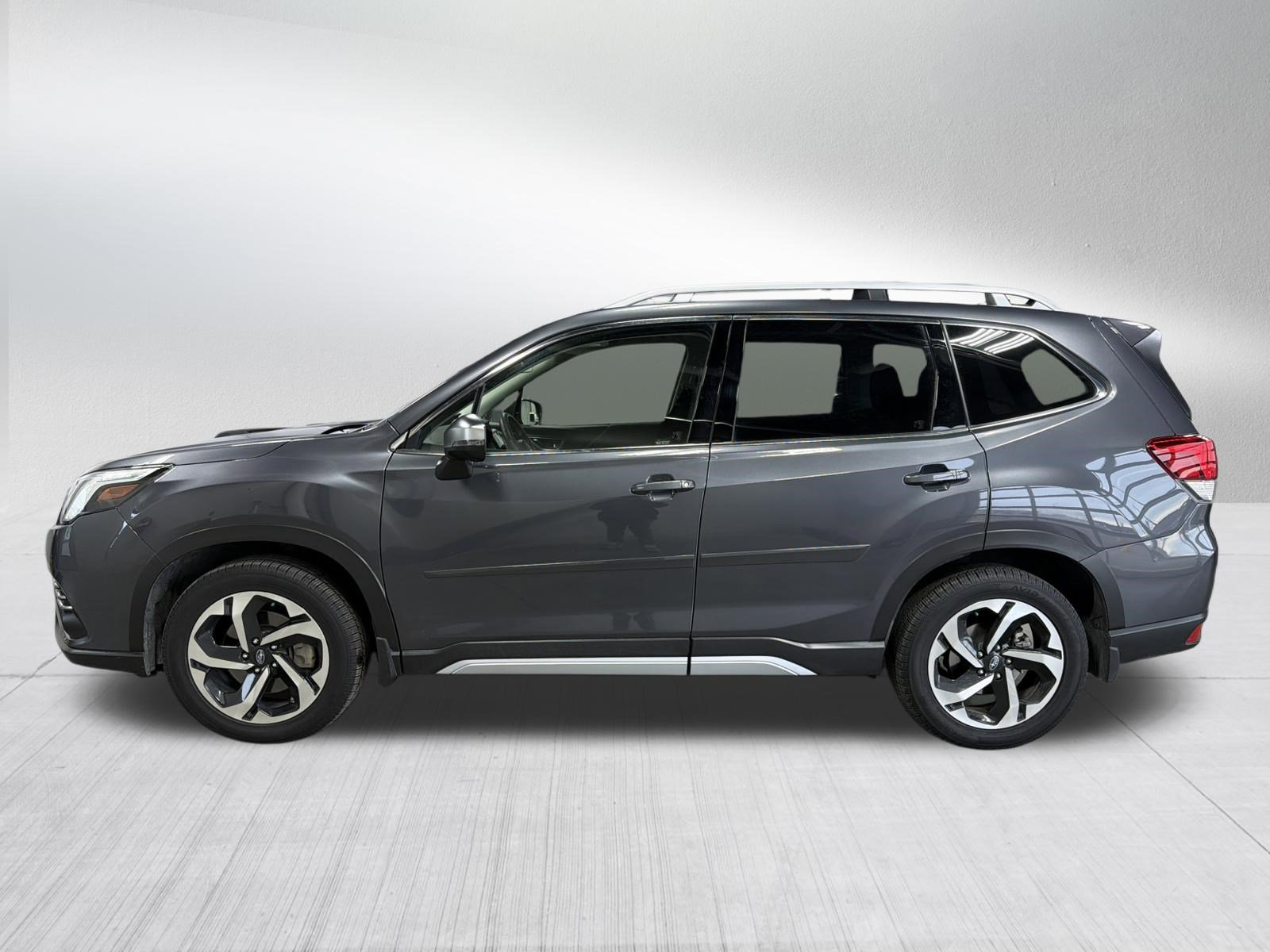 Certified 2023 Subaru Forester Touring AWD/4WD image 4