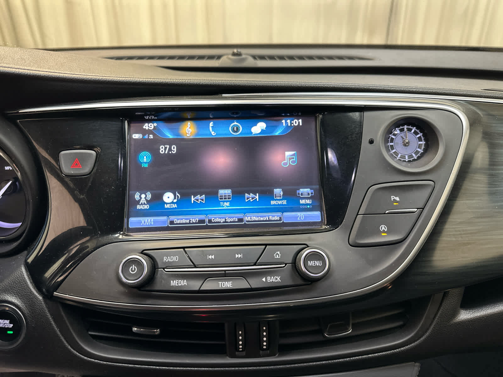 Used 2020 Buick Envision Essence FWD image 14