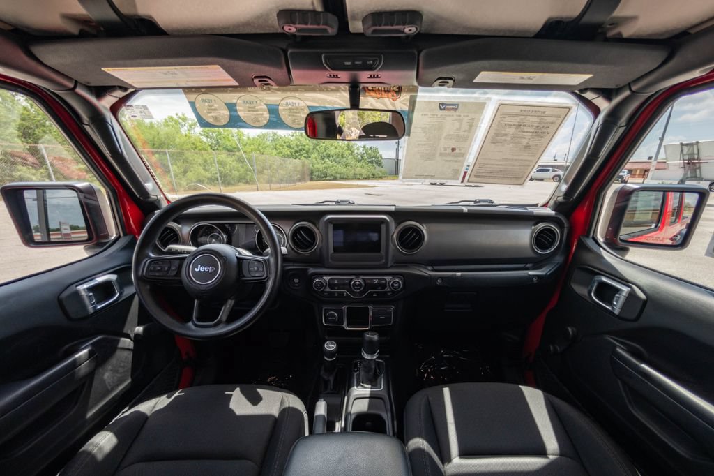 Used 2023 Jeep Gladiator Sport AWD/4WD image 17
