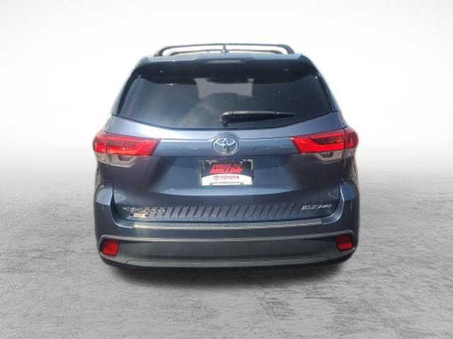 Used 2019 Toyota Highlander XLE AWD/4WD image 7