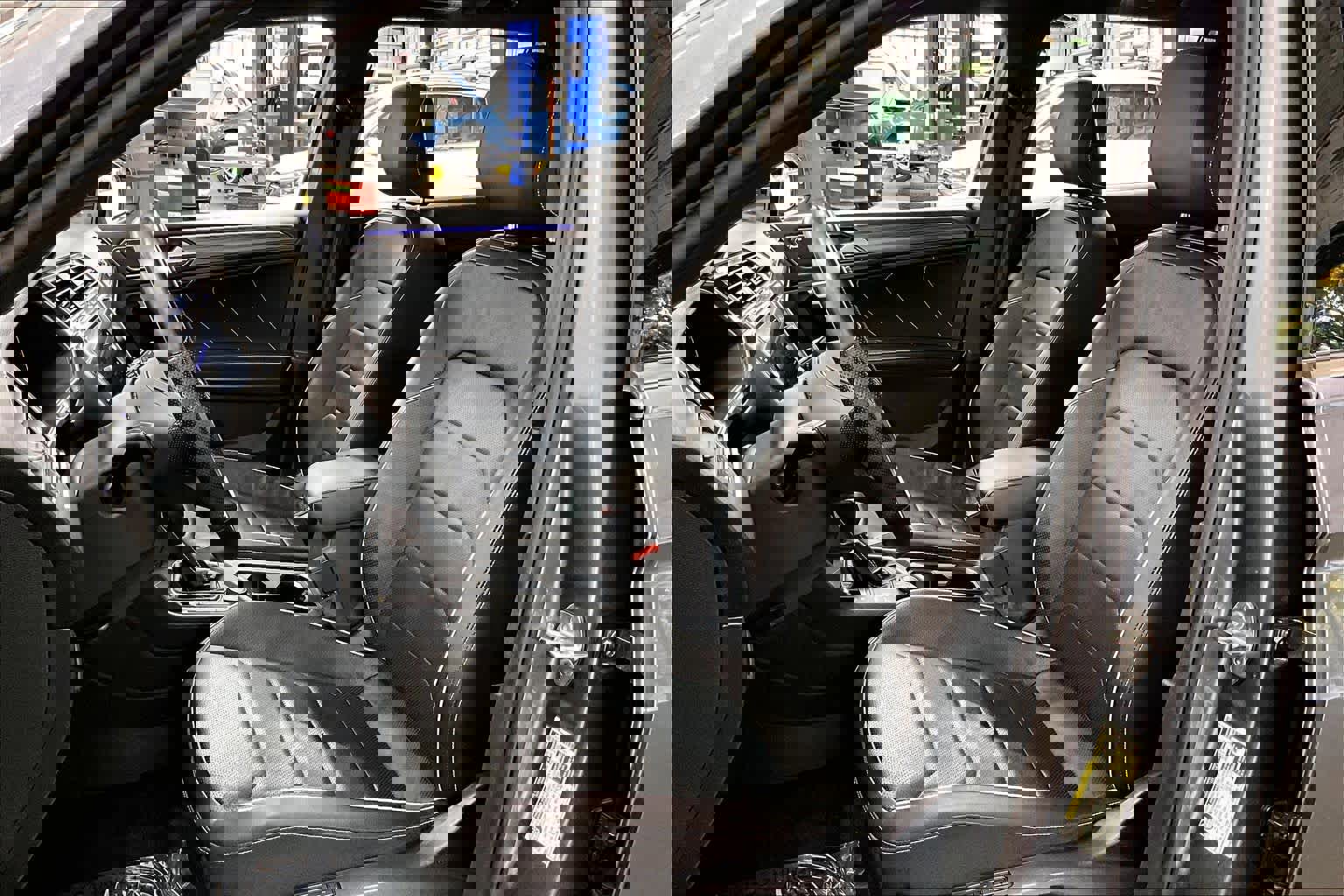 Used 2024 Volkswagen Tiguan SEL R-Line image 28