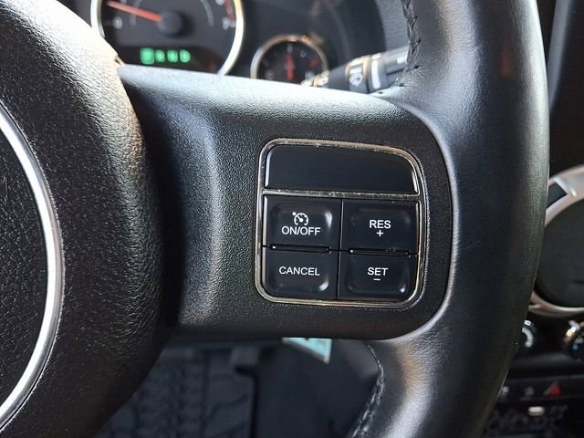 Used 2011 Jeep Wrangler Unlimited Sahara w/ Dual Top Group AWD/4WD image 22