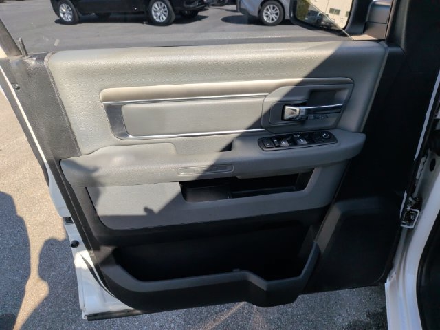 Used 2019 RAM 1500 Classic SLT RWD image 12