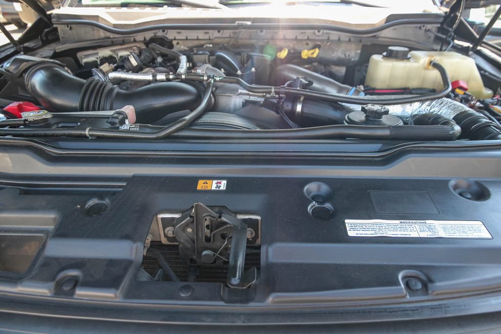 Used 2017 Ford F550 2WD Crew Cab Super Duty image 29