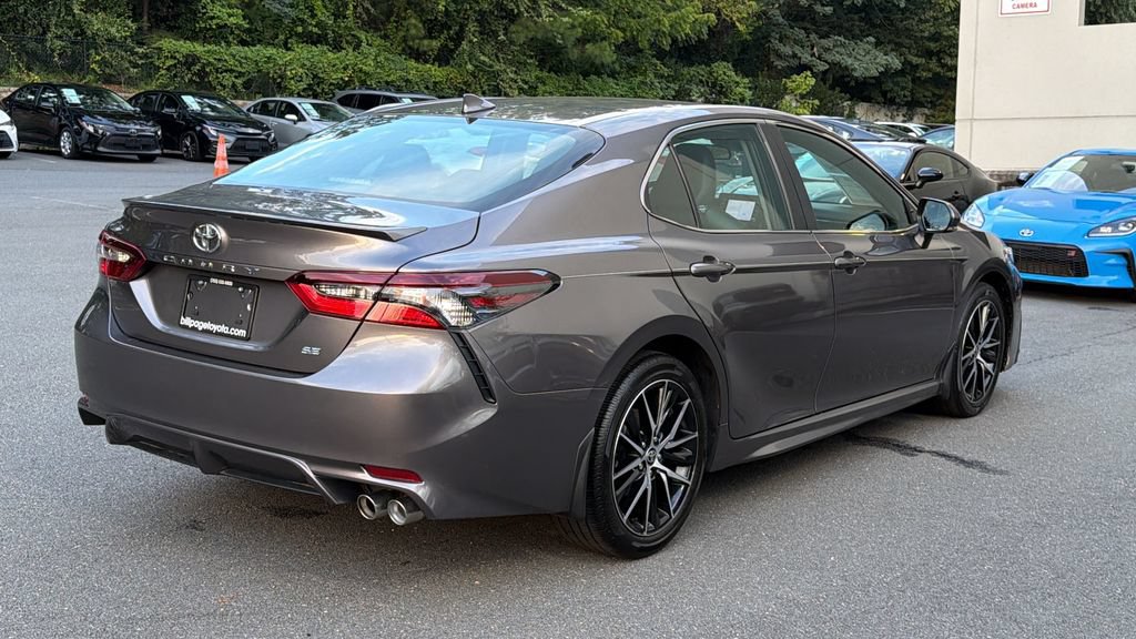 Used 2024 Toyota Camry SE FWD image 4