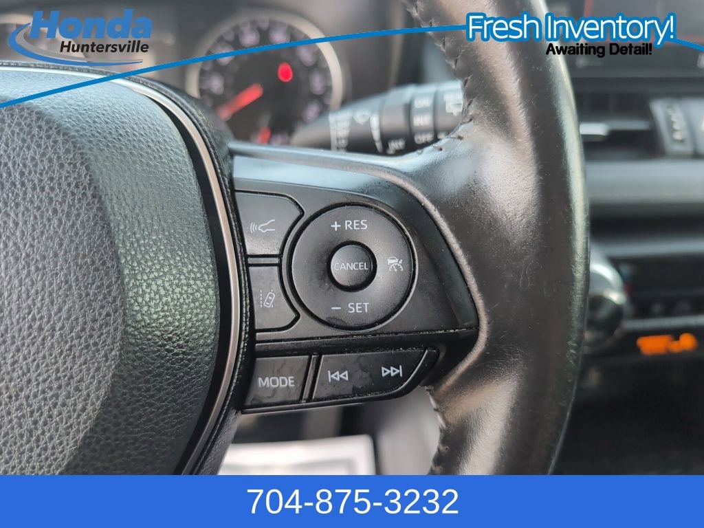 Used 2019 Toyota RAV4 XLE Premium image 22