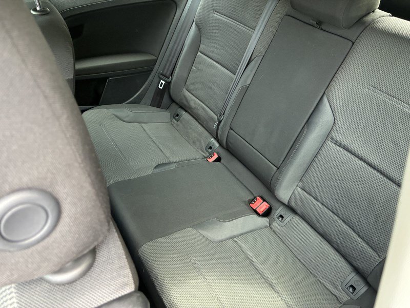Used 2015 Volkswagen Golf Launch Edition FWD image 9