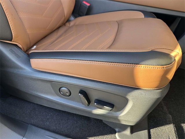 New 2025 Nissan Pathfinder Platinum w/ Cargo Package image 9