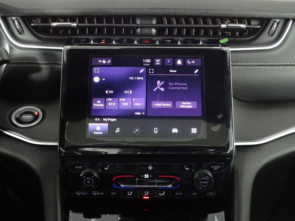New 2025 Jeep Grand Cherokee Altitude image 33