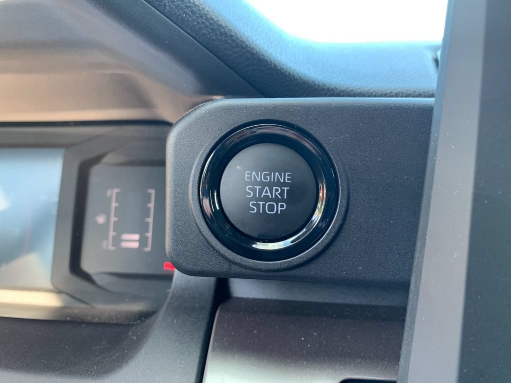 Used 2025 Toyota Tacoma SR5 AWD/4WD image 26