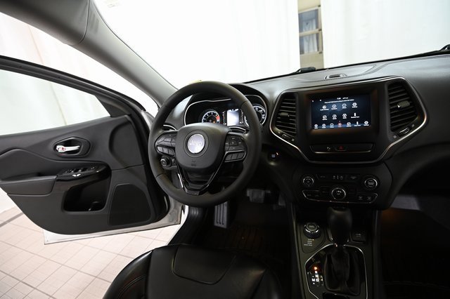 Used 2020 Jeep Cherokee Latitude Plus image 26