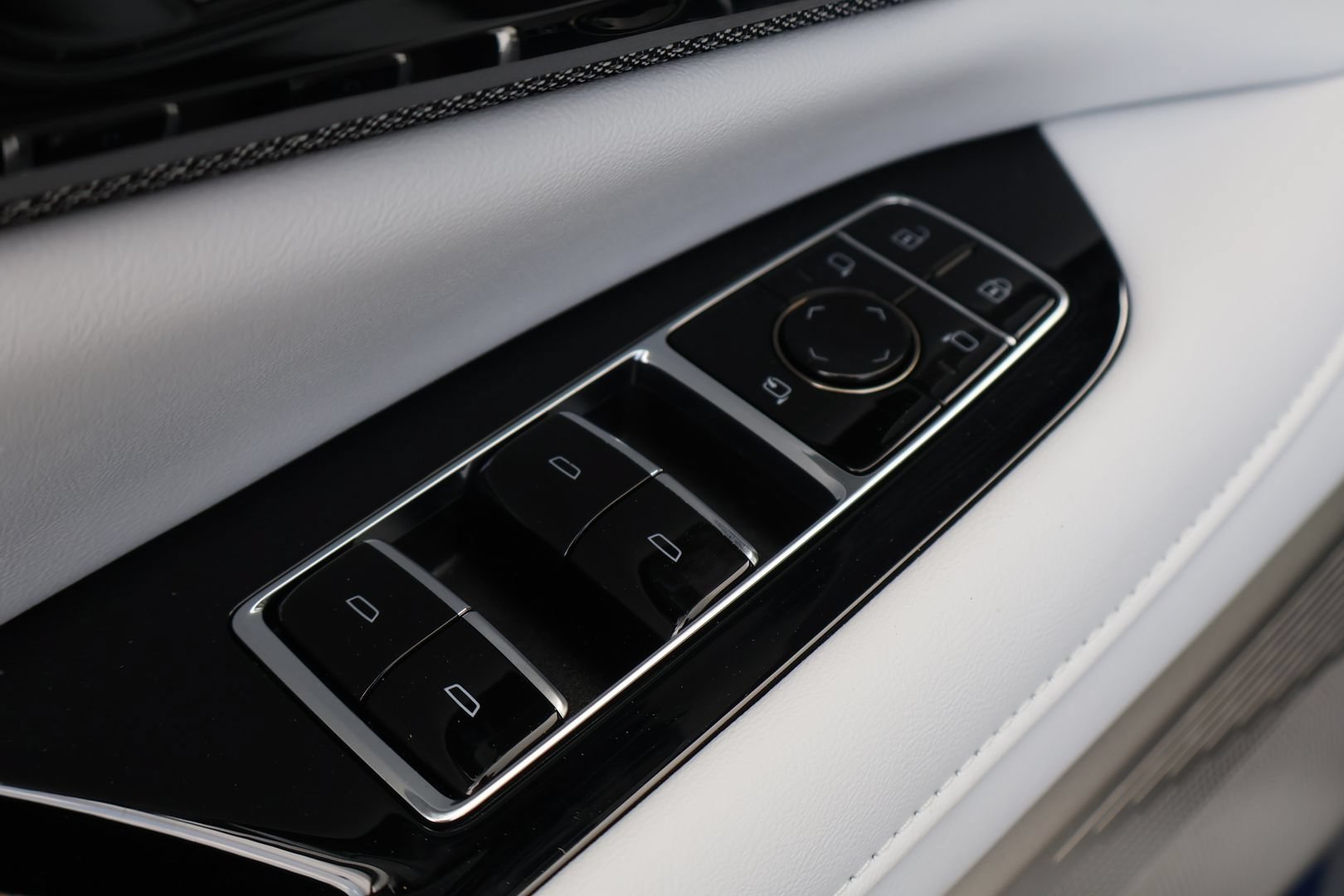 New 2026 Cadillac Optiq Luxury 1 RWD image 12
