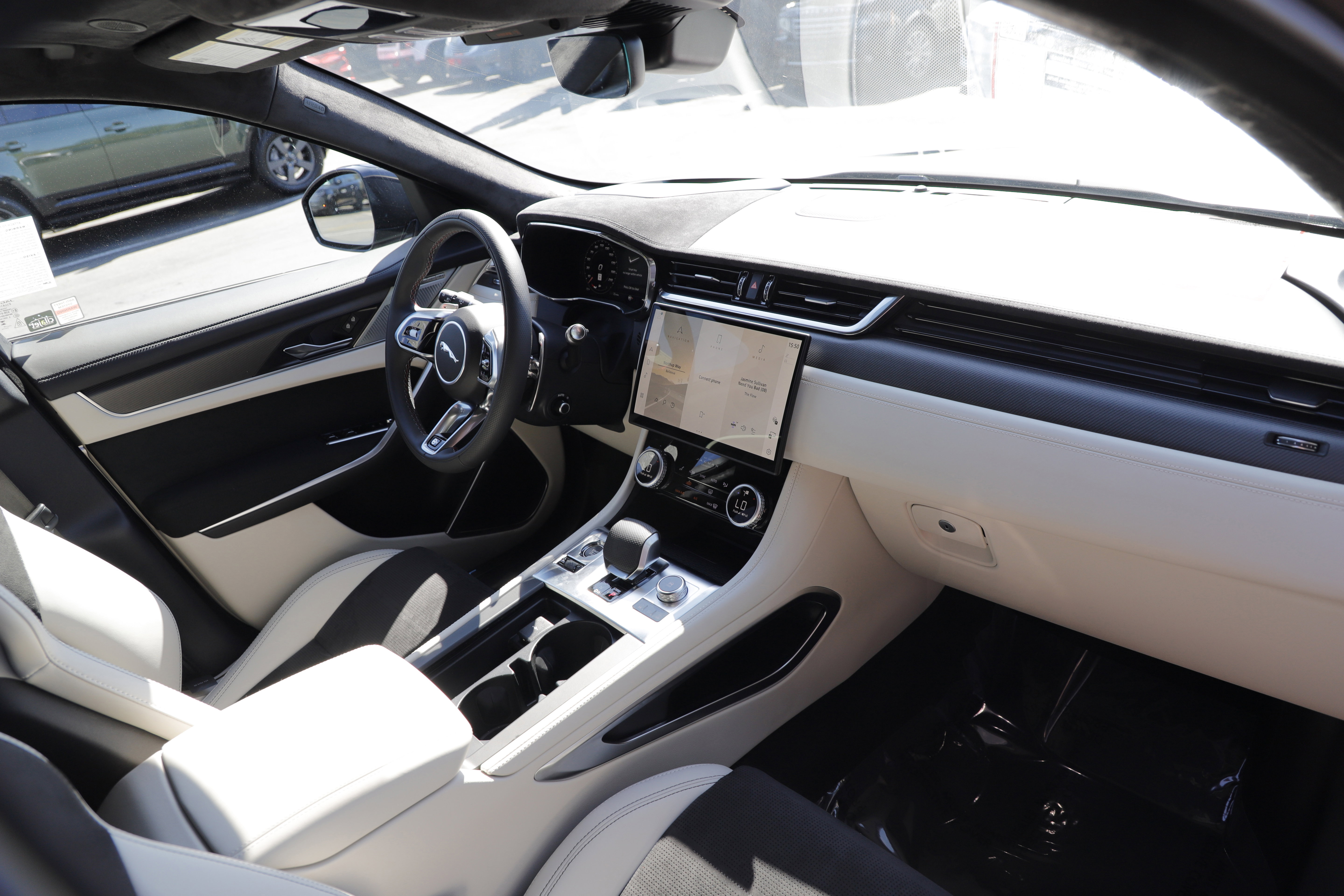 New 2026 Jaguar F-PACE SVR AWD/4WD image 12