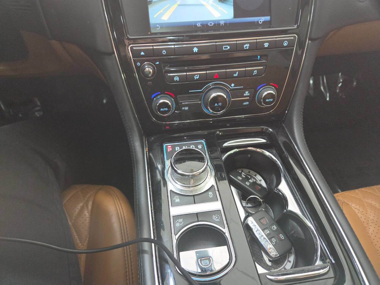 Used 2016 Jaguar XJ L Portfolio AWD/4WD image 29