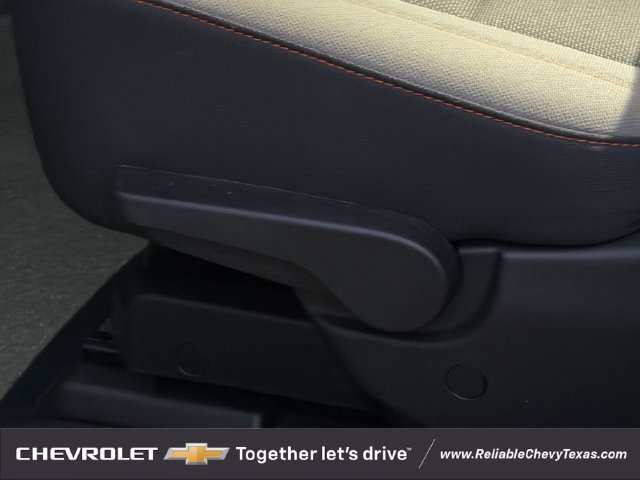 Used 2026 Chevrolet Traverse LT w/ Driver Confidence Package FWD image 31