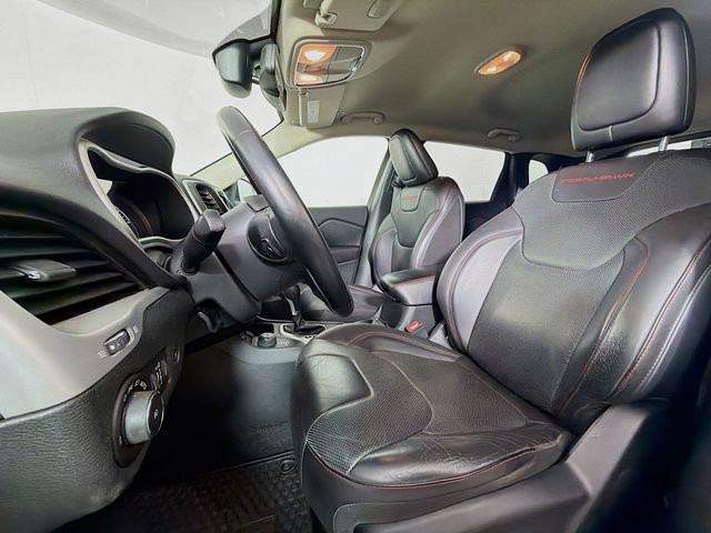 Used 2018 Jeep Cherokee Trailhawk w/ Quick Order Package 25L image 21