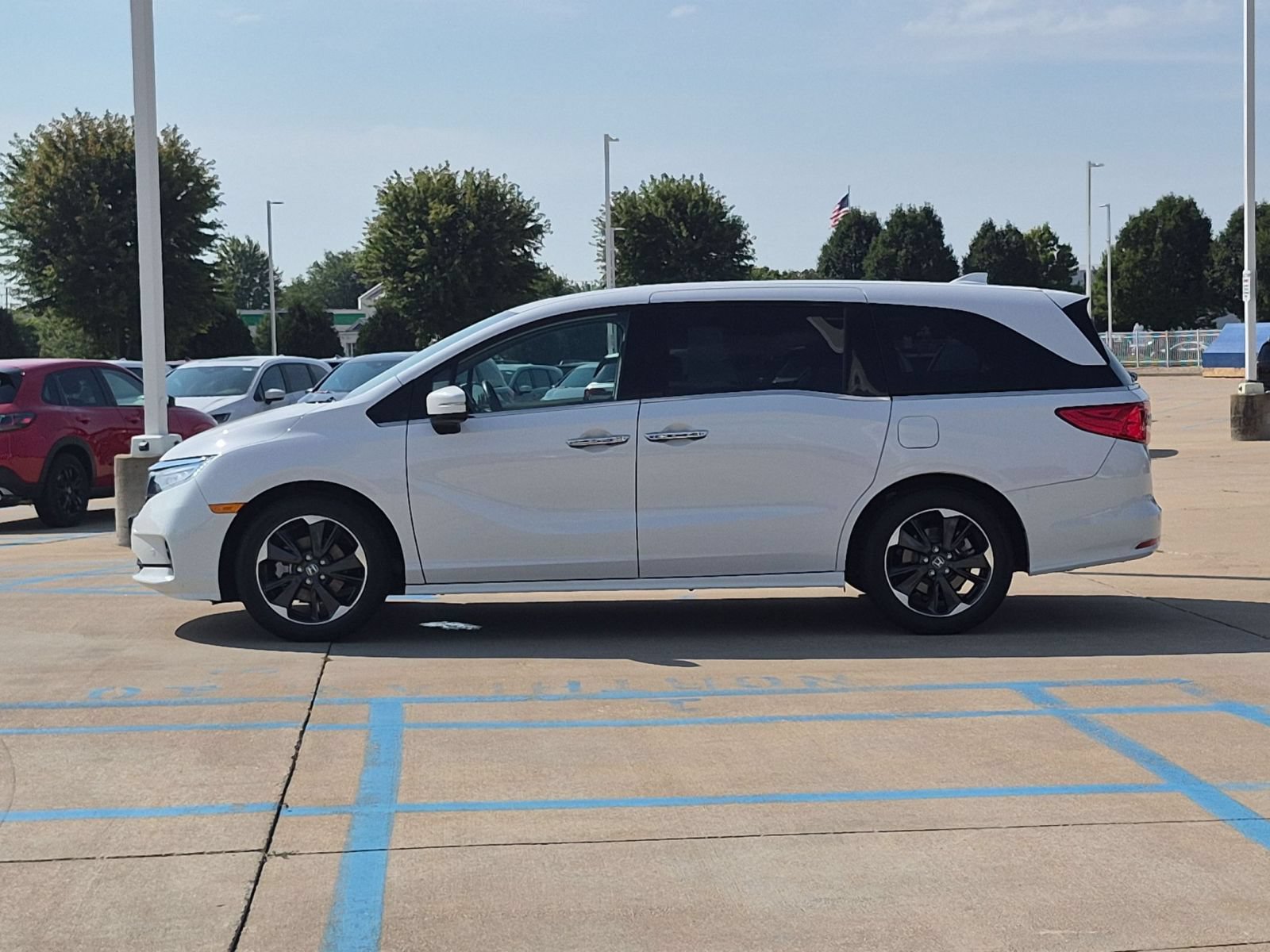 Certified 2024 Honda Odyssey Elite image 9