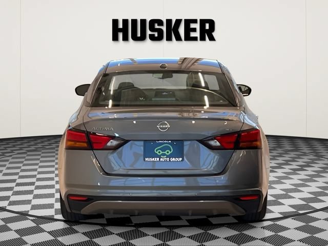 Used 2025 Nissan Altima 2.5 SV FWD image 8