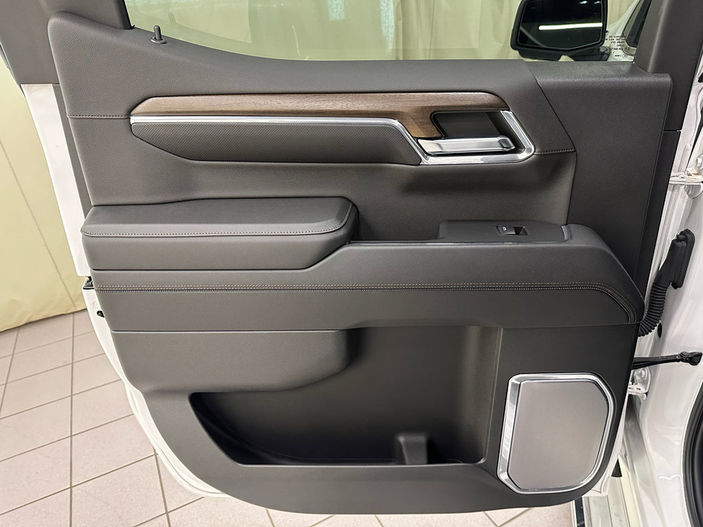 Certified 2024 Chevrolet Silverado 1500 High Country w/ High Country Premium Package AWD/4WD image 39