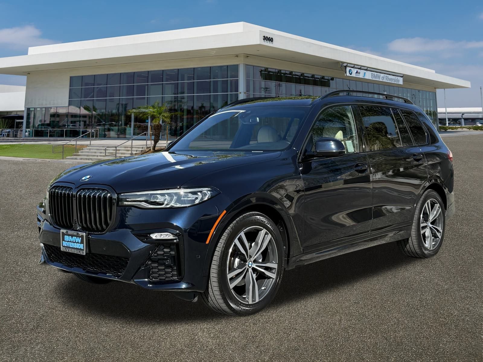 Used 2022 BMW X7 xDrive40i w/ M Sport Package image 5