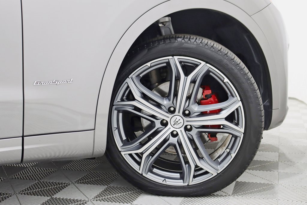 Used 2020 Maserati Levante GranSport image 12