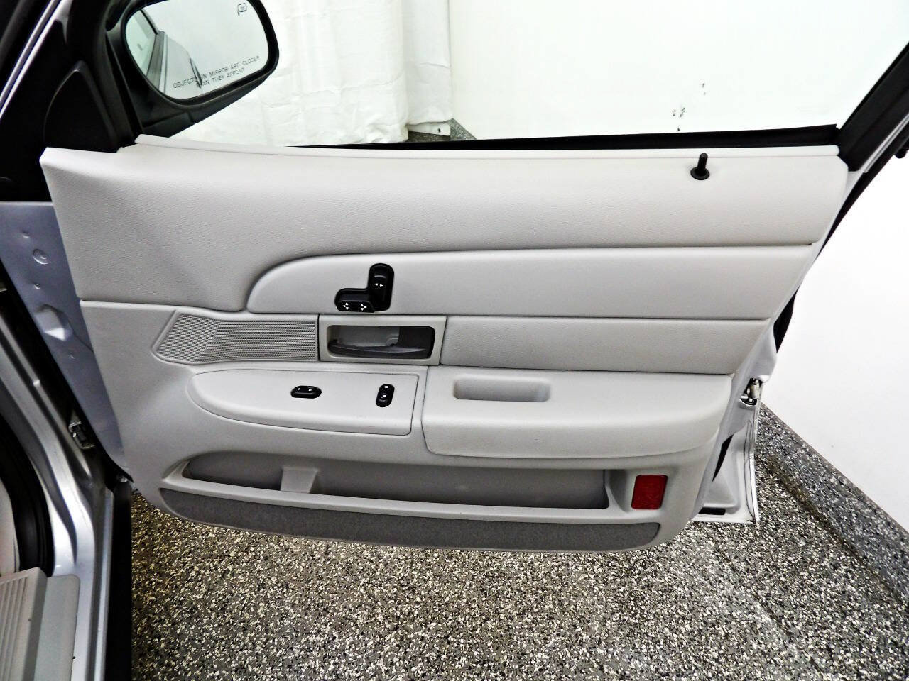 Used 2003 Ford Crown Victoria LX RWD image 11