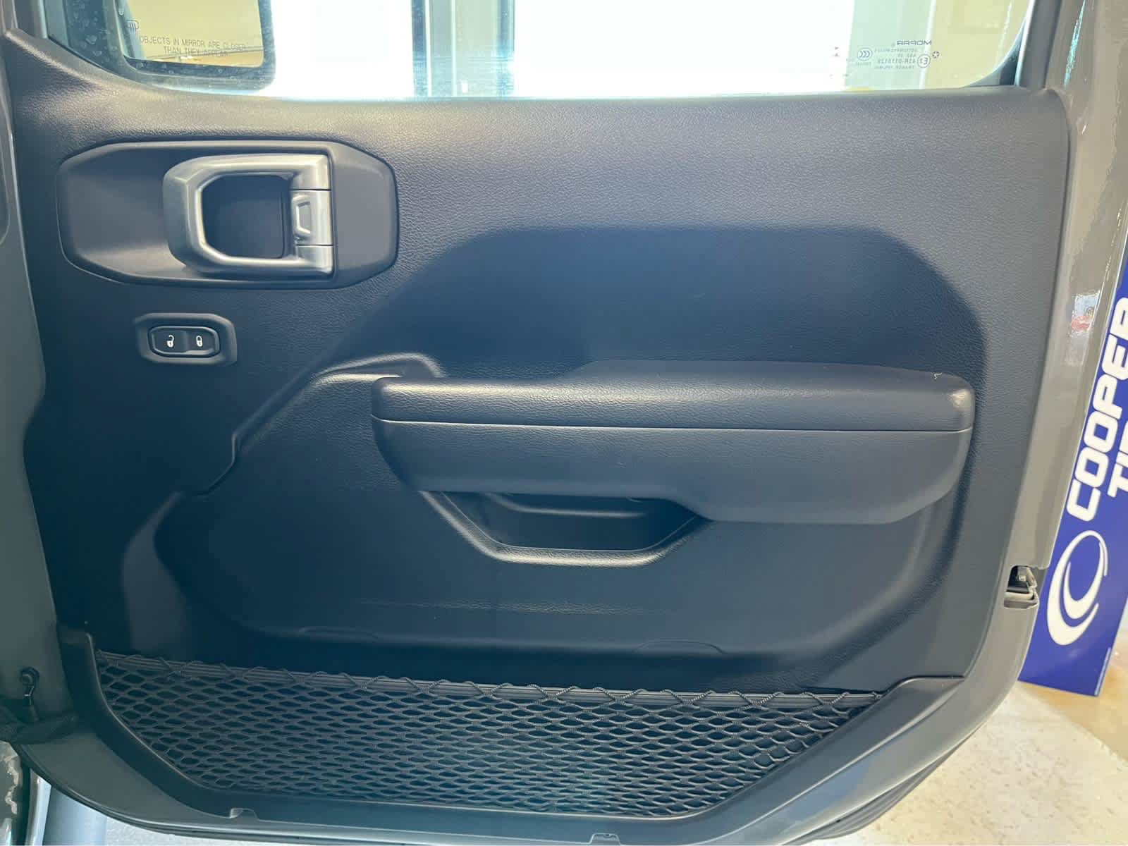 Used 2021 Jeep Wrangler Sport AWD/4WD image 36