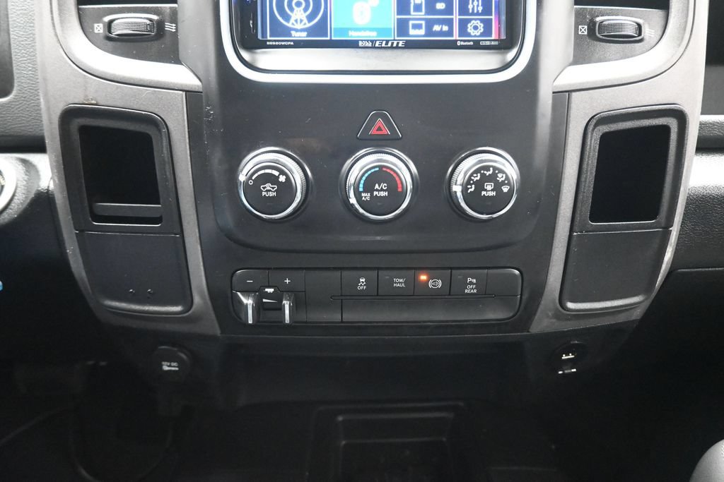Used 2016 RAM 2500 Tradesman w/ Chrome Appearance Group AWD/4WD image 17