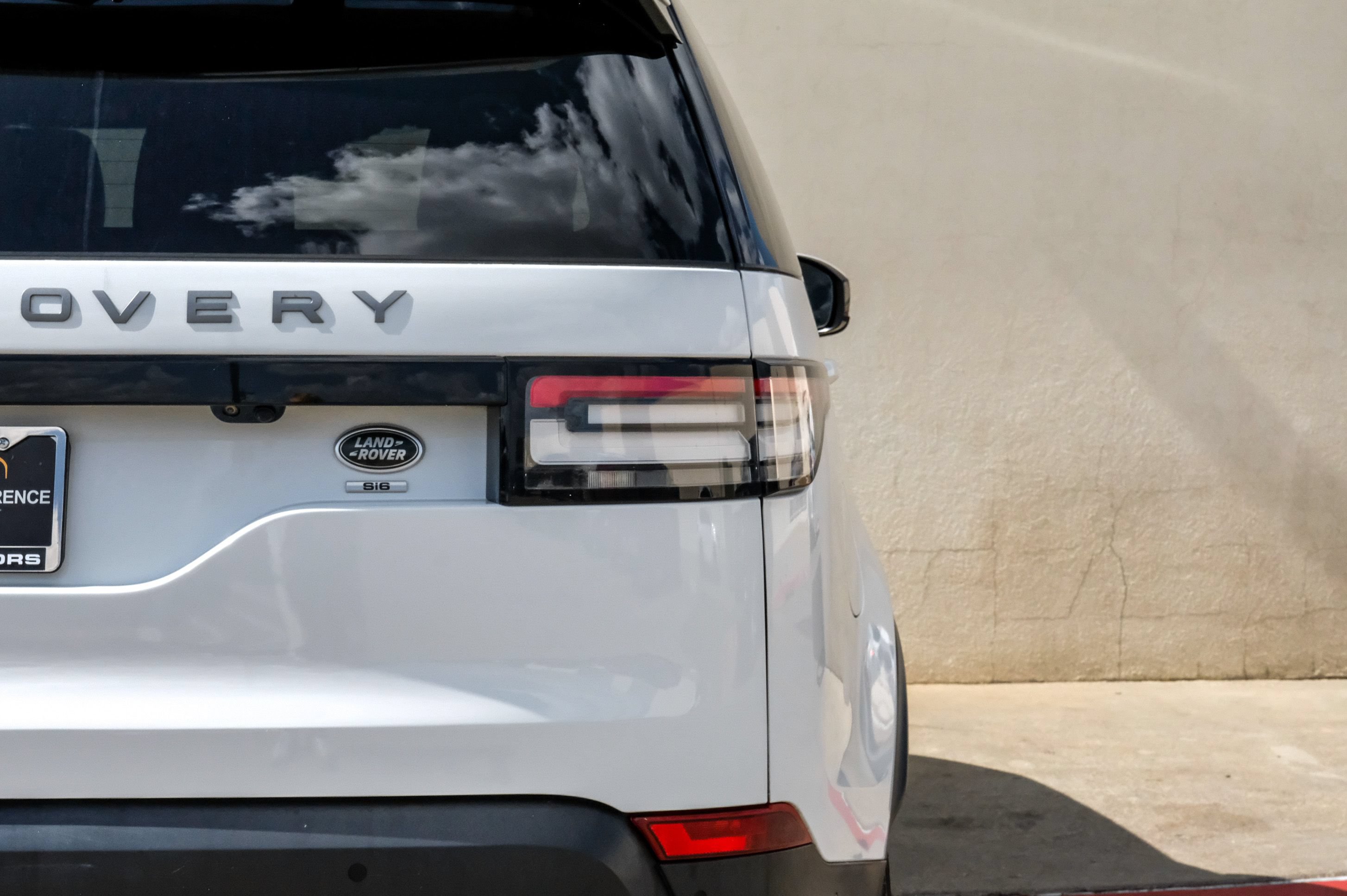 Used 2020 Land Rover Discovery SE AWD/4WD image 49