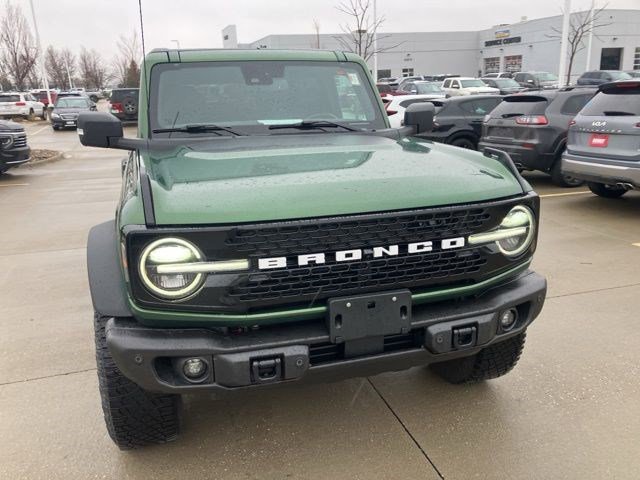 Used 2023 Ford Bronco Wildtrak image 2