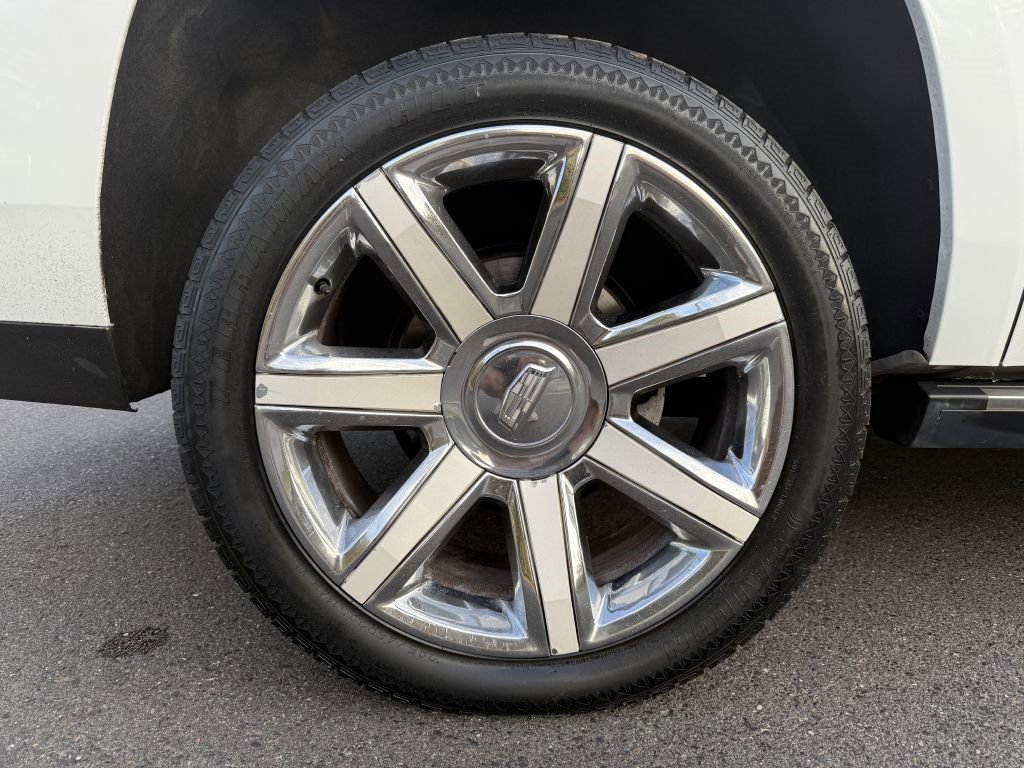Used 2016 Cadillac Escalade ESV Platinum image 38