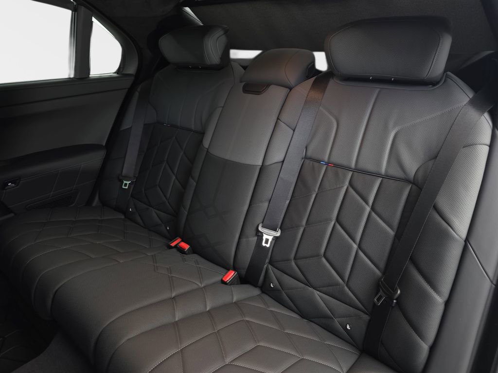 New 2026 BMW 760i xDrive w/ Executive Package image 14