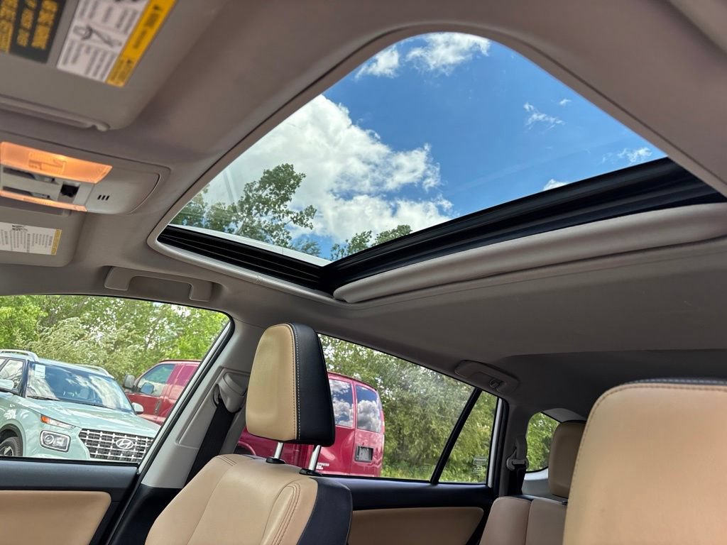 Used 2018 Toyota RAV4 Limited w/ Advanced Technology Package AWD/4WD image 15