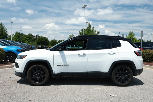 Used 2022 Jeep Compass Latitude FWD image 8