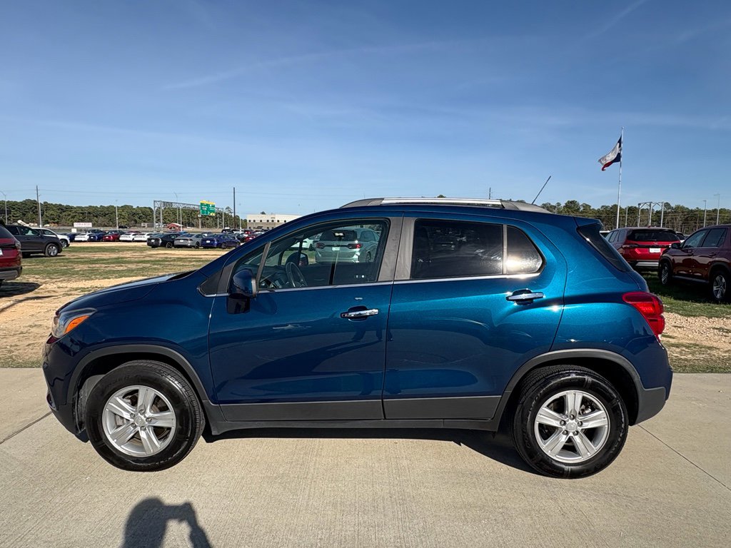 Used 2020 Chevrolet Trax LT w/ LT Convenience Package image 5
