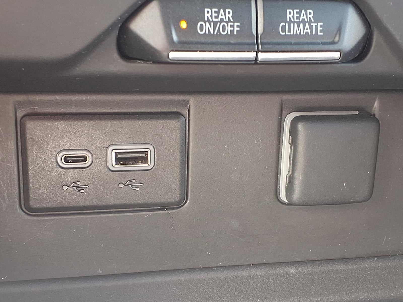 Used 2023 Chevrolet Tahoe LS image 7