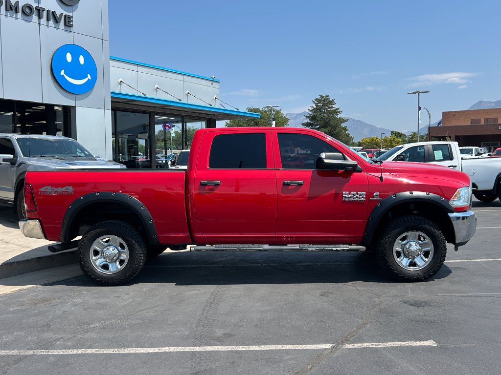 Used 2018 RAM 2500 Tradesman w/ Chrome Appearance Group AWD/4WD image 2