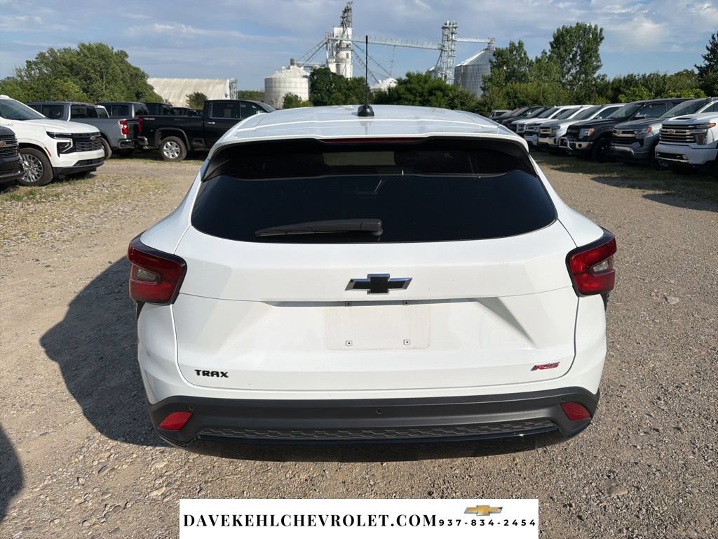 Used 2025 Chevrolet Trax RS w/ Driver Confidence Package FWD image 4