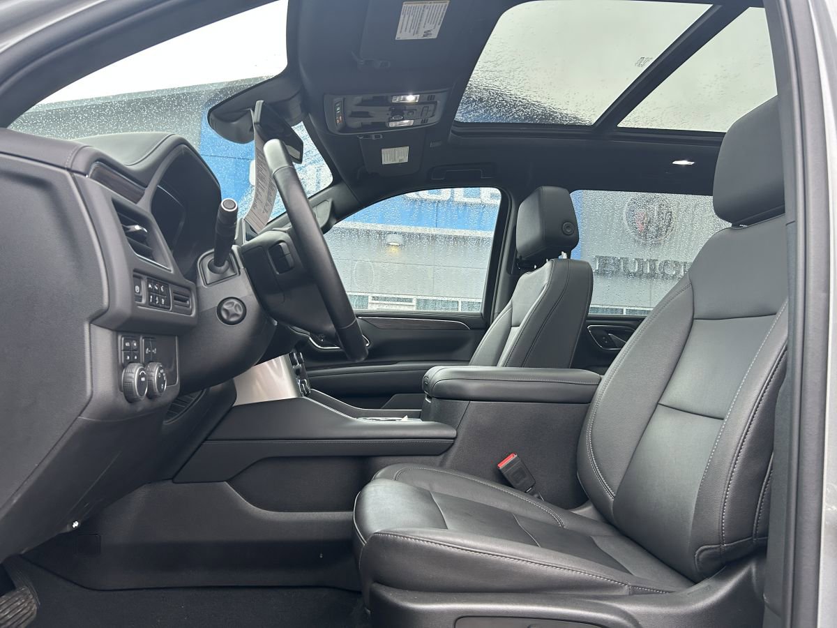 Used 2023 Chevrolet Suburban Z71 w/ Luxury Package AWD/4WD image 9