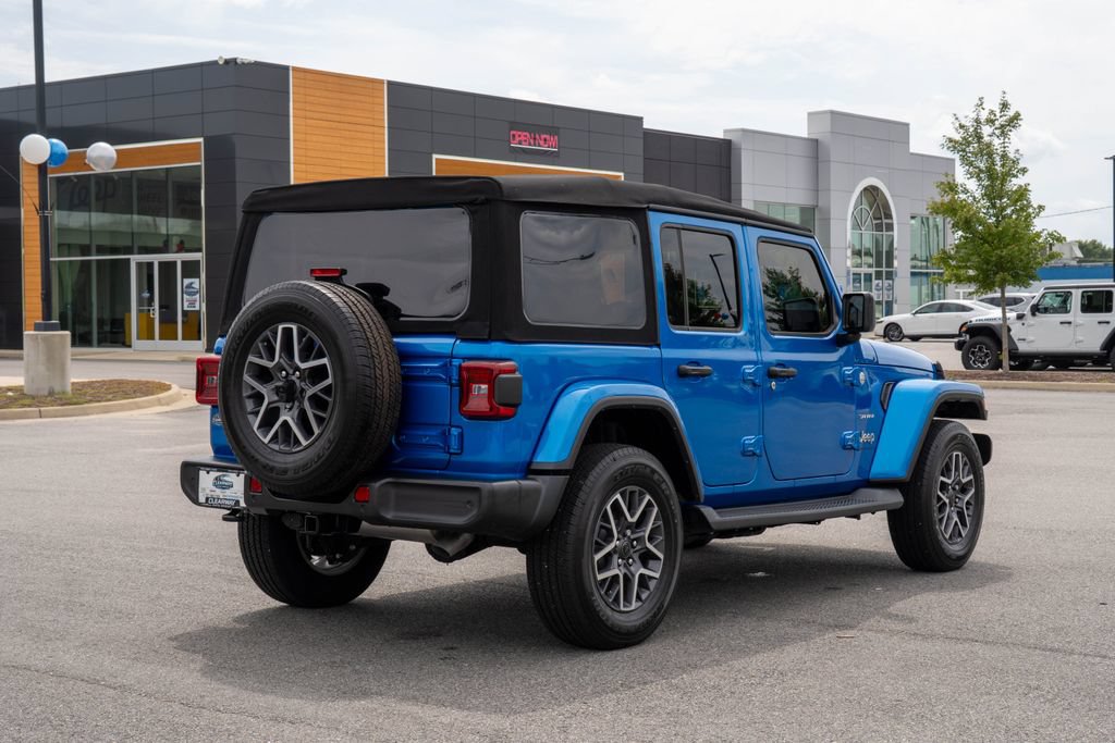 Used 2024 Jeep Wrangler Unlimited Sahara w/ Safety Group AWD/4WD image 7