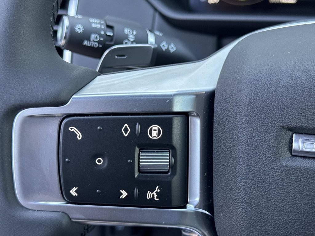 New 2026 Land Rover Discovery S AWD/4WD image 32